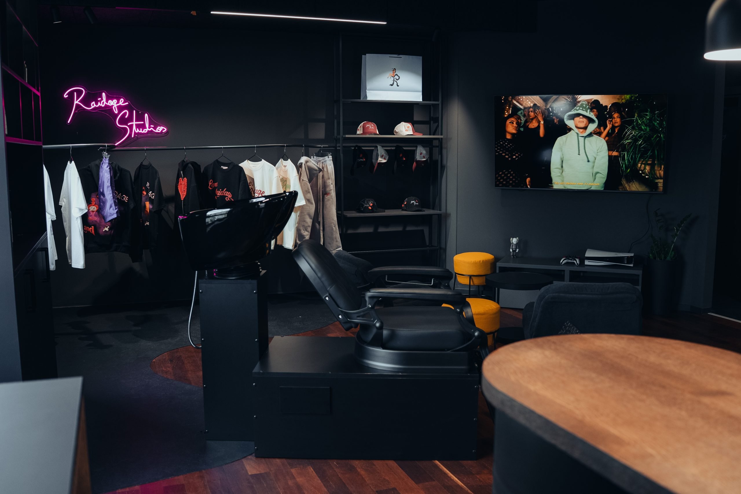 Reborn Barbershop